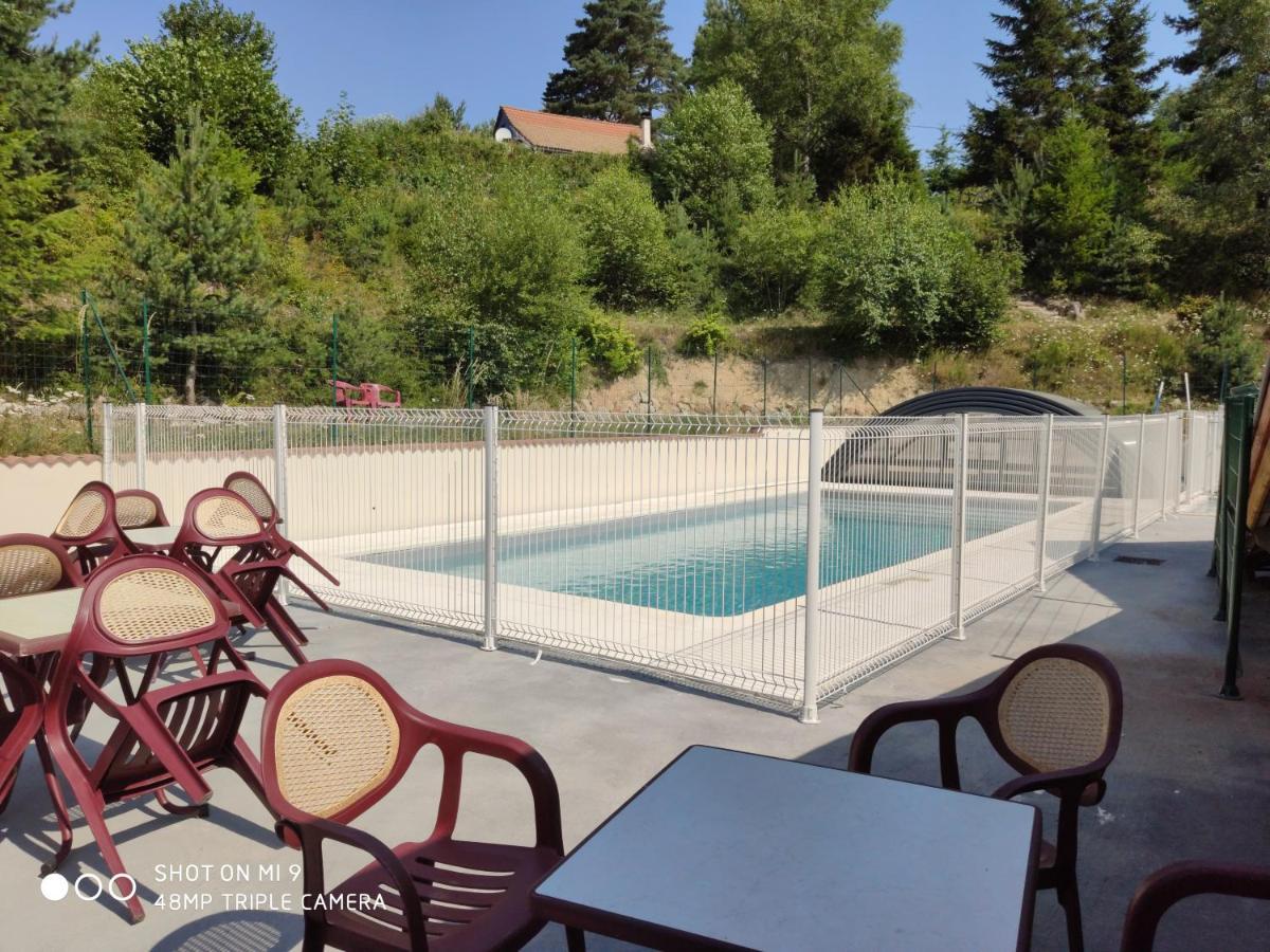 Auberge De La Belette Le Monestier Екстер'єр фото